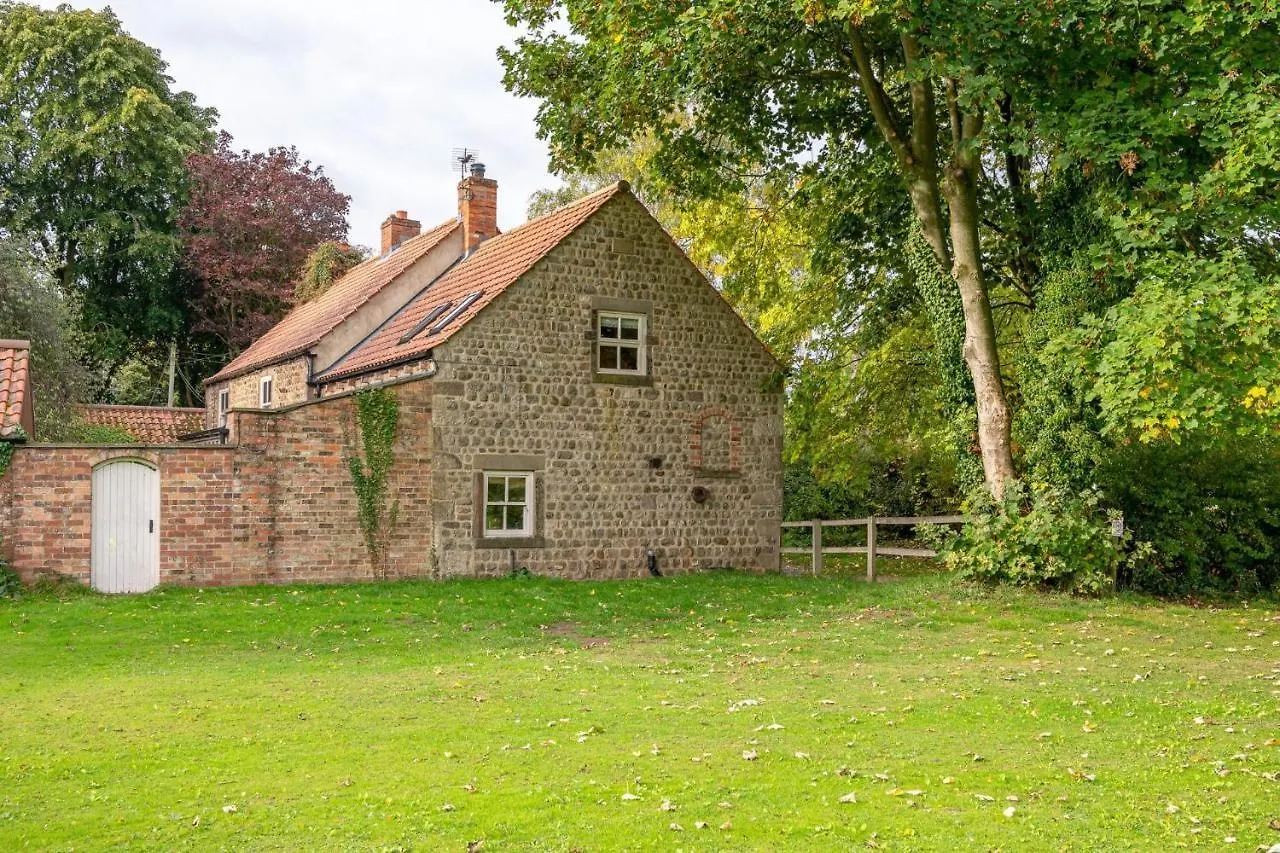 Waterside Cottage Harrogate Holiday home